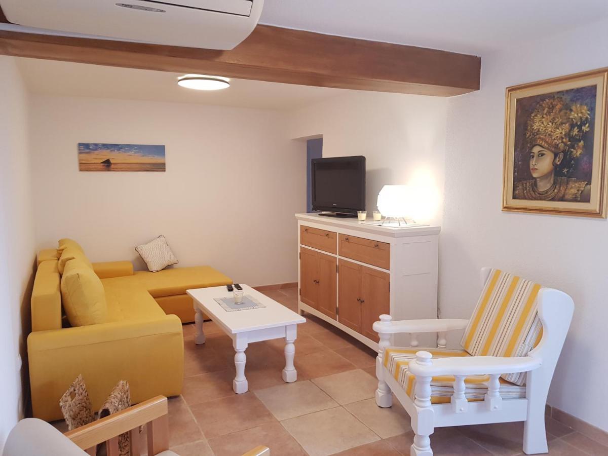 Apartments Summer Touch Petrcane Ngoại thất bức ảnh